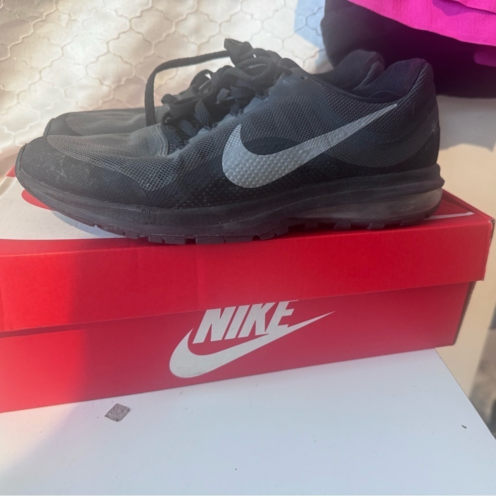 Nike Air Max Dynasty 2 Anthracite Women’s Black Grey Running Shoes Size 9